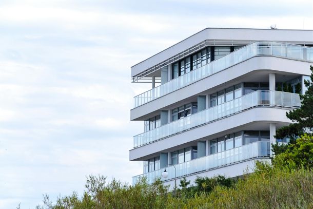gestion formalites administratives installation medecin suisse autorisation pratique